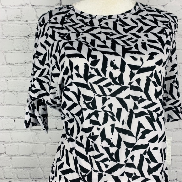Lularoe Black & White Irma Blouse Size Small - Picture 2 of 4